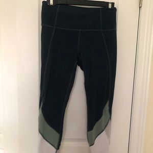 Athleta Cropped Leggings Size Medium